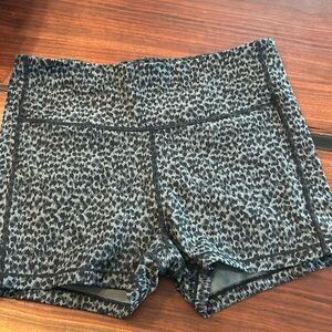 Athleta shortie bike short